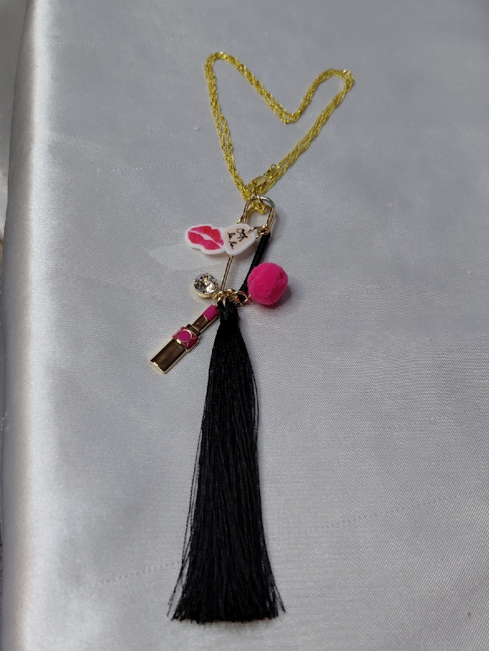 OMG CUTE NECKLACE
